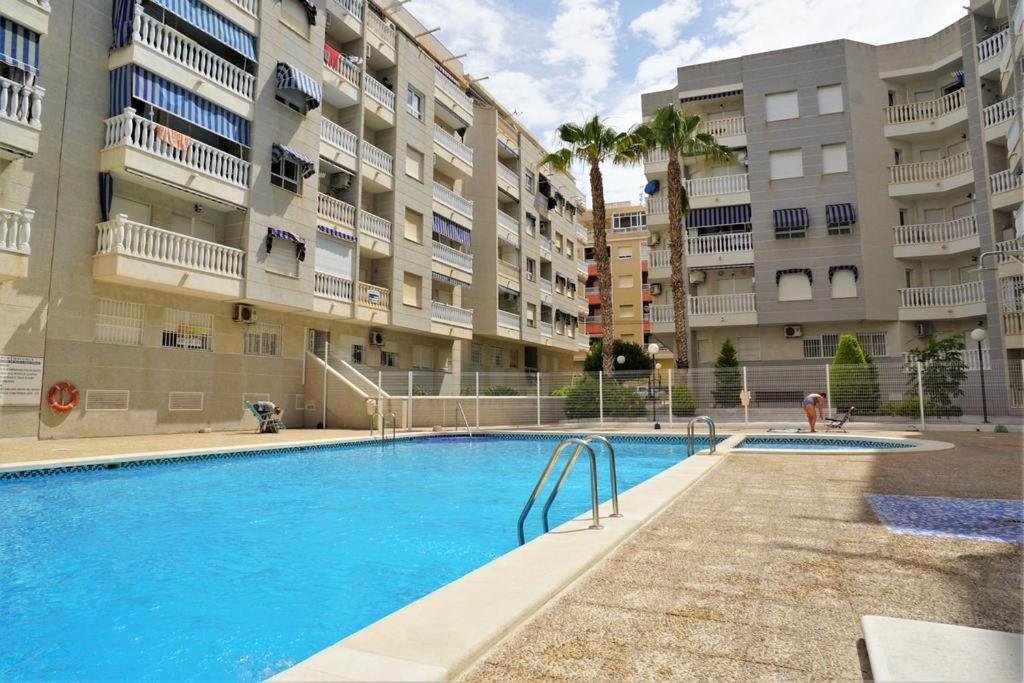 Mila Sloneczny Apartament W Torrevieja Centrum Dış mekan fotoğraf