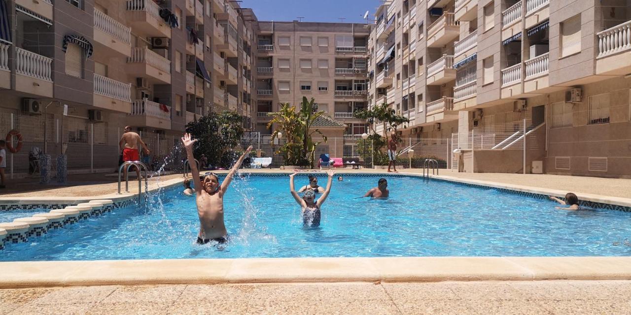 Mila Sloneczny Apartament W Torrevieja Centrum Dış mekan fotoğraf